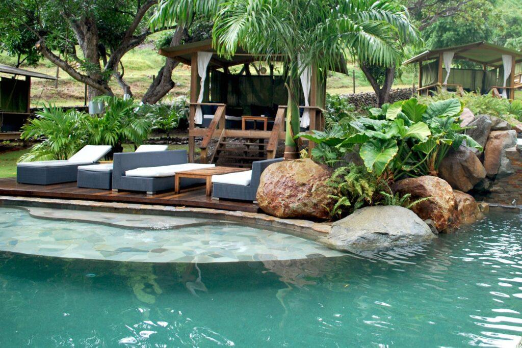 gorgeous pool lounge